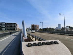 001b-